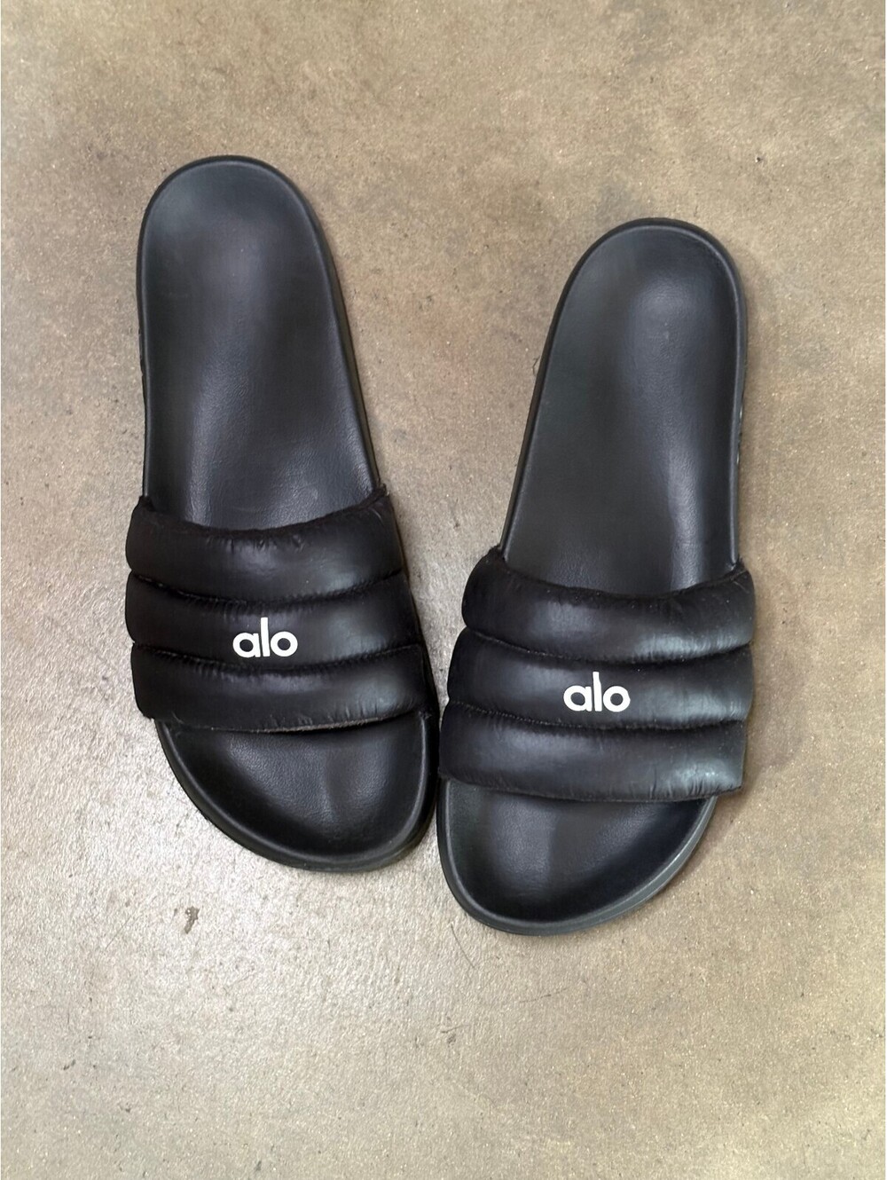 Alo Yoga Black Puffer Slide Sandals Unisez Sz 12.5 W / 11 M